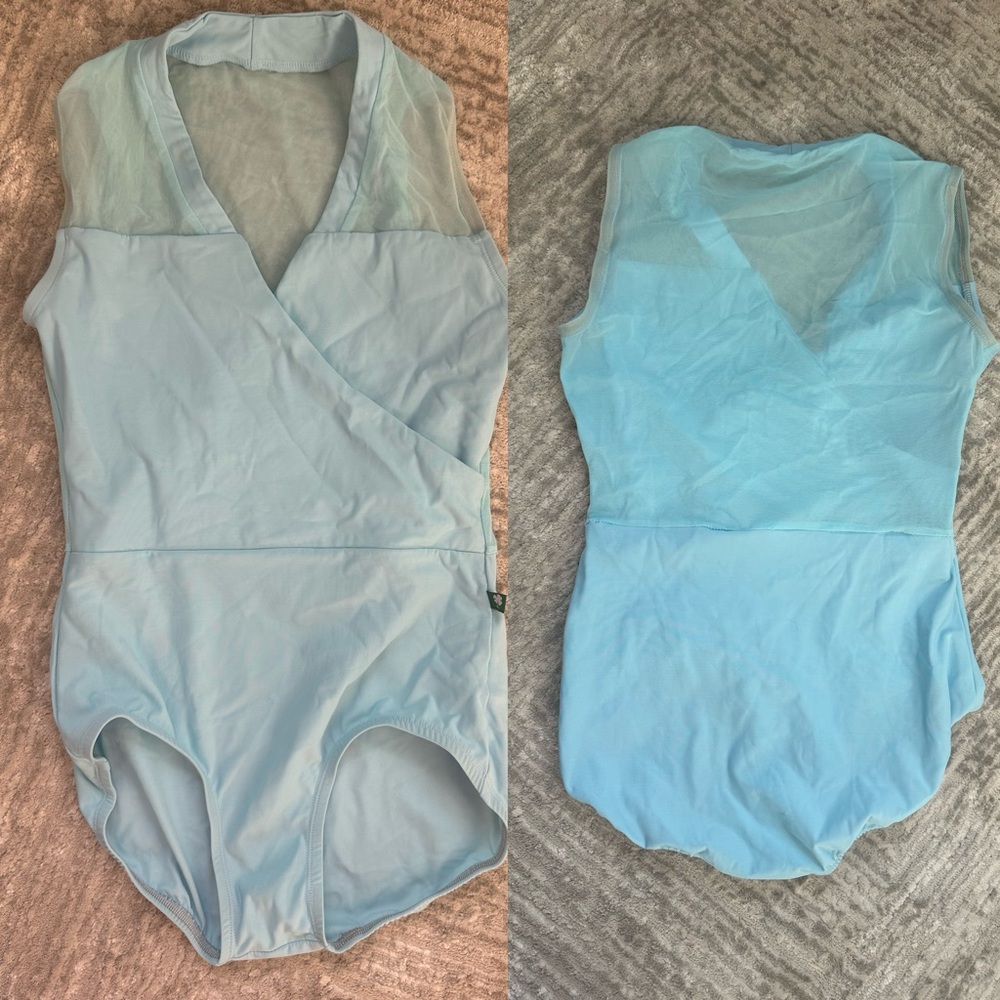 Lucky Leo, aqua leotard